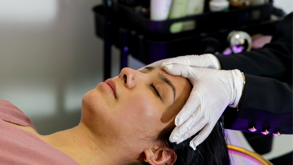 The Science Behind Head Treatments: Relaxation and Nervous System Support